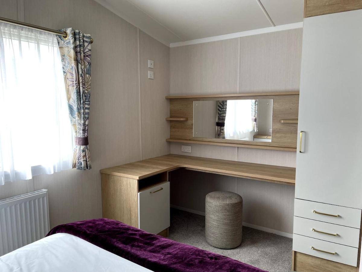 Luxury Caravan Cornwall Sleeps 4 Countryside View St. Austell Exterior photo