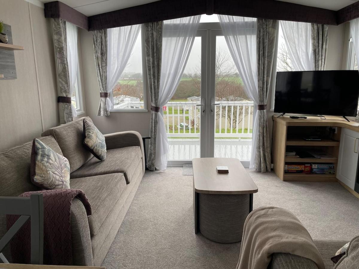 Luxury Caravan Cornwall Sleeps 4 Countryside View St. Austell Exterior photo